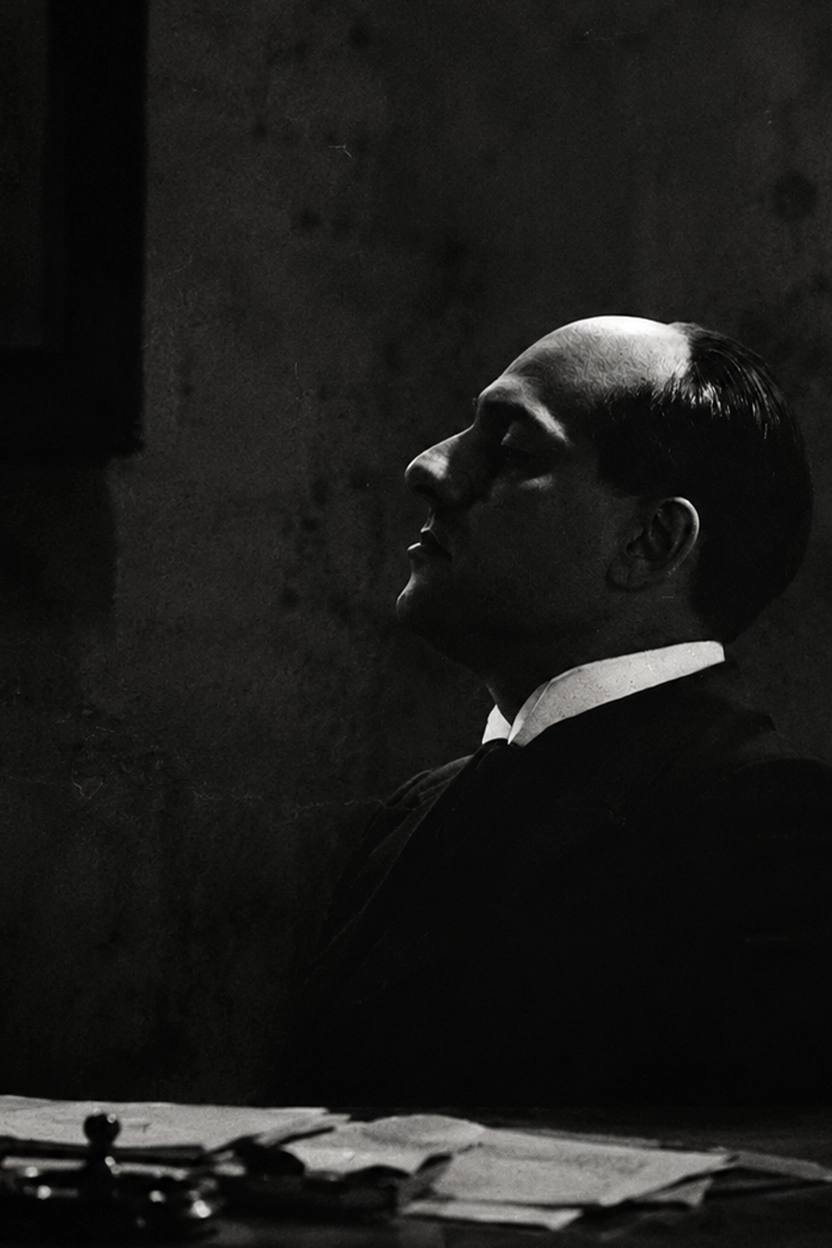 The Confidant and the Crowd: Charisma, Complicity, and the Aestheticization of Politics in Joe Wright’s Mussolini: Son of the Century